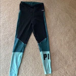 Victoria’s Secret Pink ultimate leggings